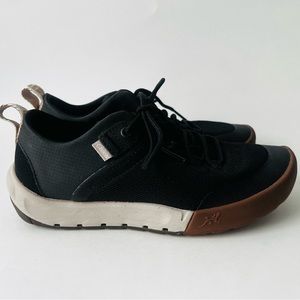 Chaco- sneakers